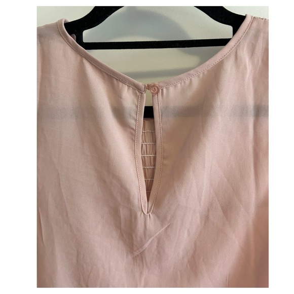 BLOUSOLOGY Blush Pink Sheer Sleeveless Smocked Blouse Size Small Feminine - Picture 7 of 8